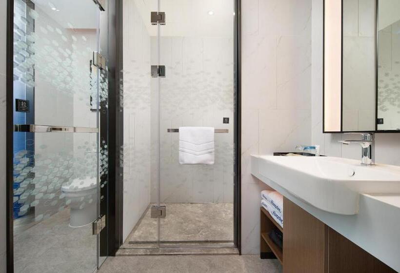 Номер Superior, Hampton By Hilton Foshan Beijiao