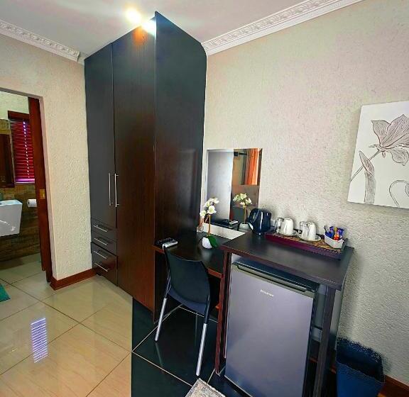 اتاق لوکس, Indlovu Guesthouse