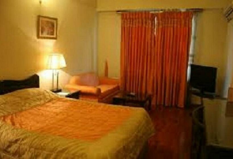 اتاق استاندارد یک نفره, Carlton Tower Hotel Lahore