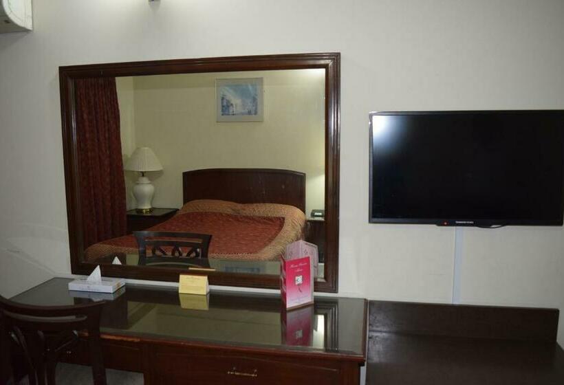 اتاق استاندارد, Carlton Tower Hotel Lahore