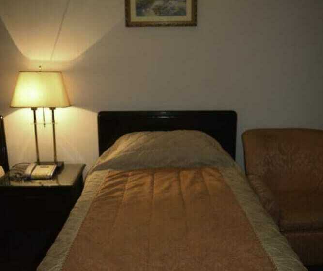 اتاق استاندارد یک نفره, Carlton Tower Hotel Lahore