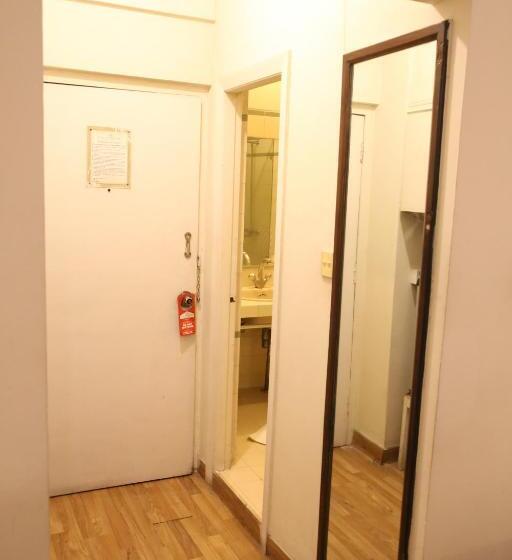 اتاق لوکس, Carlton Tower Hotel Lahore