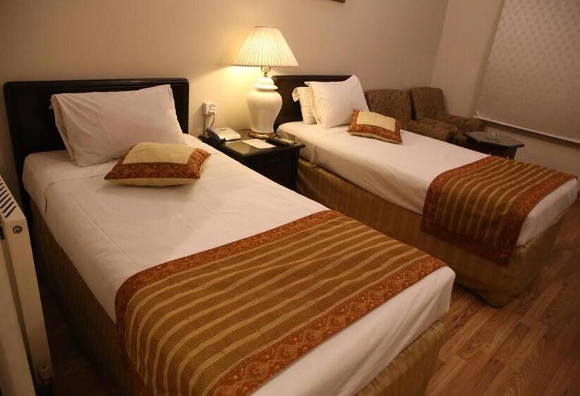 اتاق لوکس, Carlton Tower Hotel Lahore