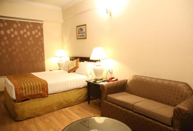 اتاق لوکس, Carlton Tower Hotel Lahore