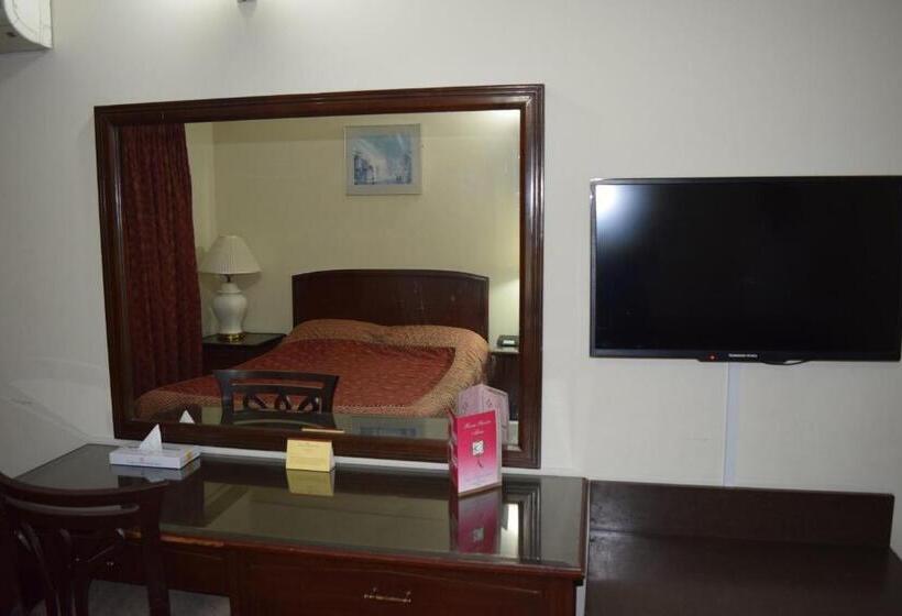 اتاق لوکس, Carlton Tower Hotel Lahore