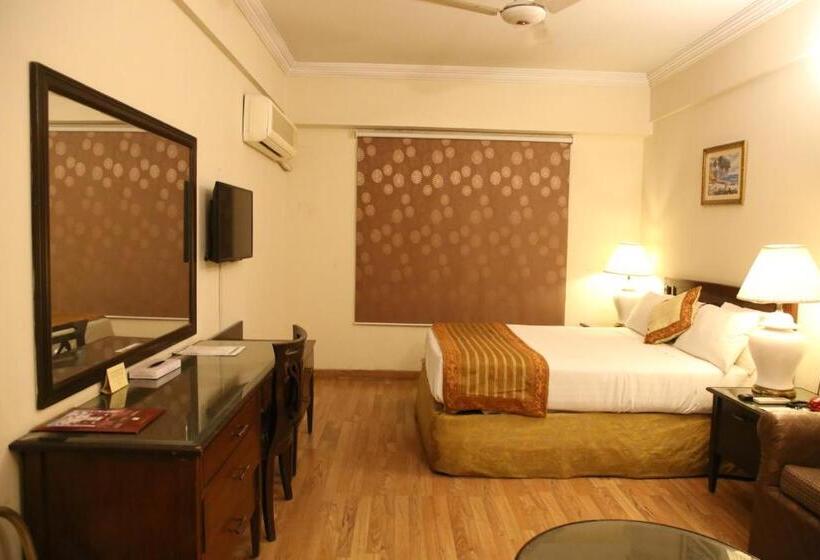 اتاق استاندارد یک نفره, Carlton Tower Hotel Lahore