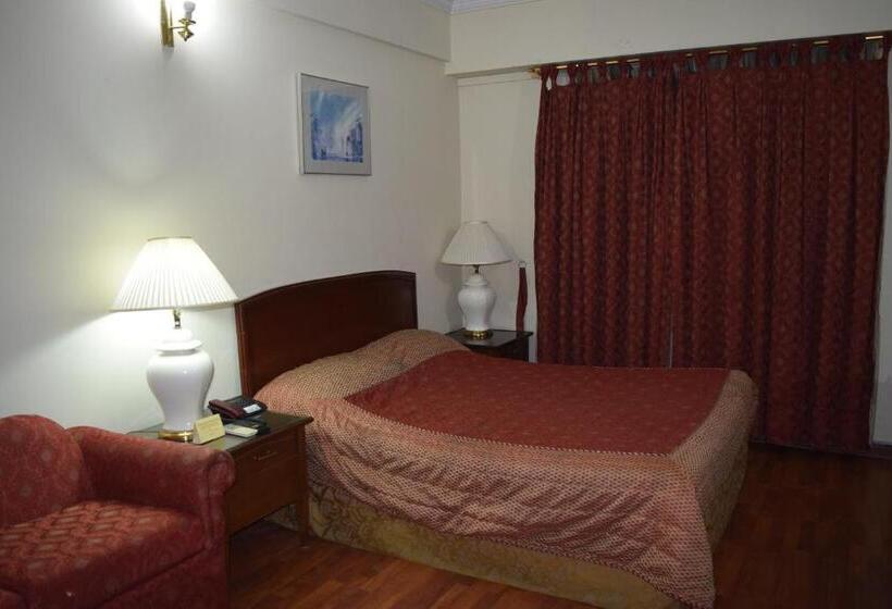 اتاق لوکس, Carlton Tower Hotel Lahore