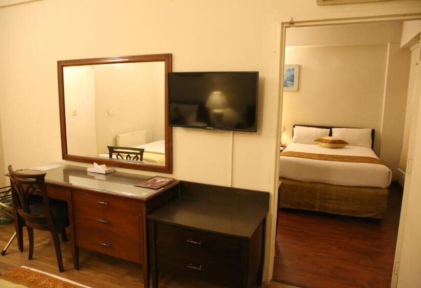 اتاق خانوادگی, Carlton Tower Hotel Lahore