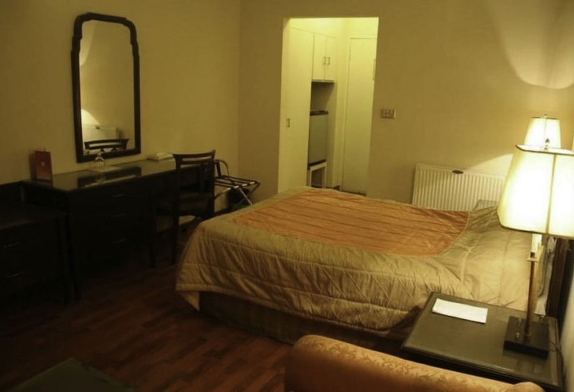 اتاق استاندارد یک نفره, Carlton Tower Hotel Lahore