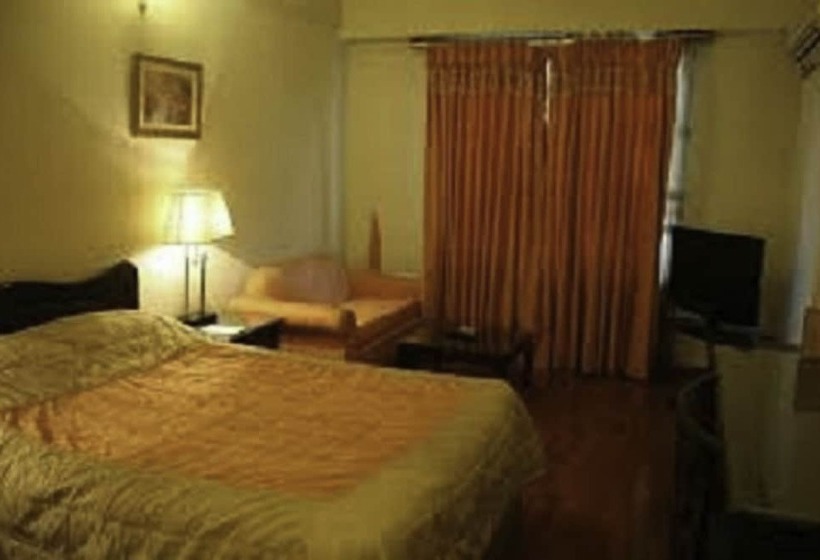 اتاق استاندارد, Carlton Tower Hotel Lahore