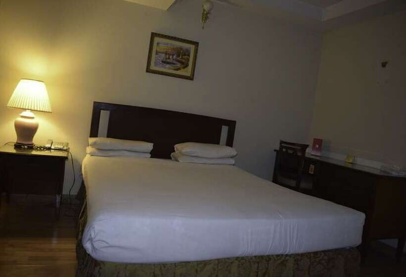 اتاق استاندارد, Carlton Tower Hotel Lahore