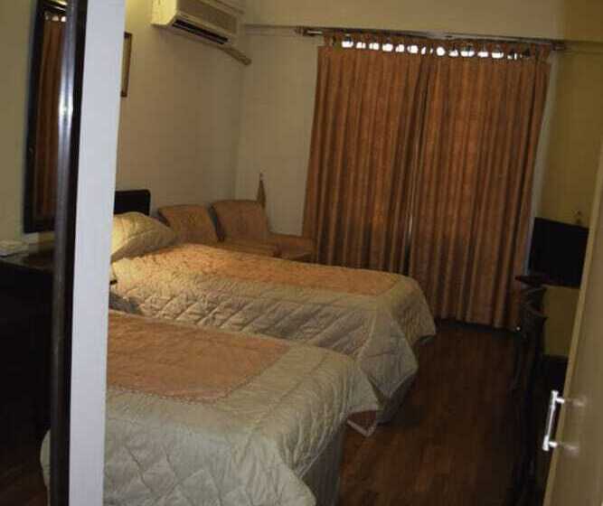 اتاق استاندارد, Carlton Tower Hotel Lahore