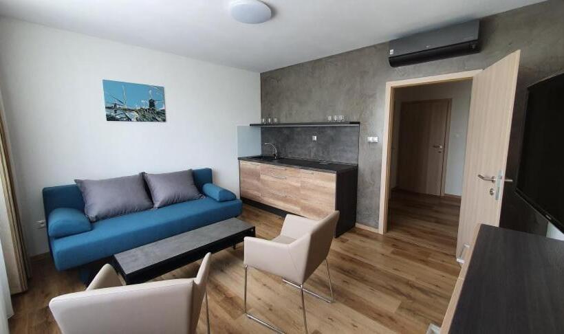Apartamento 1 Dormitório, Kristína