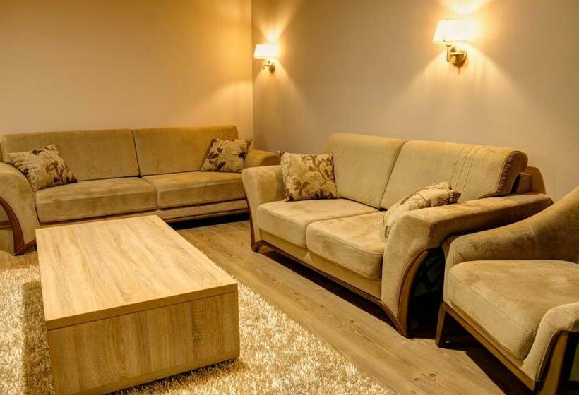 스위트, Mirage Hotel   Struga