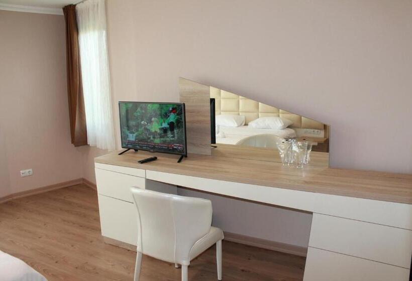 스탠다드 트리플 발코니 룸, Mirage Hotel   Struga