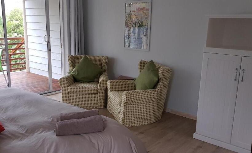 غرفة ديلوكس مطلّة علي البحر مزوَّدة بشُرفة, Buccaneers Beach Lodge, Chintsa, South Africa