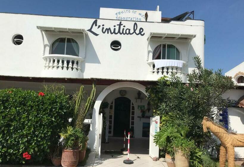 스탠다드 룸, L'initiale