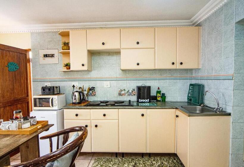 اتاق خانوادگی, La Loggia Bed And Breakfast