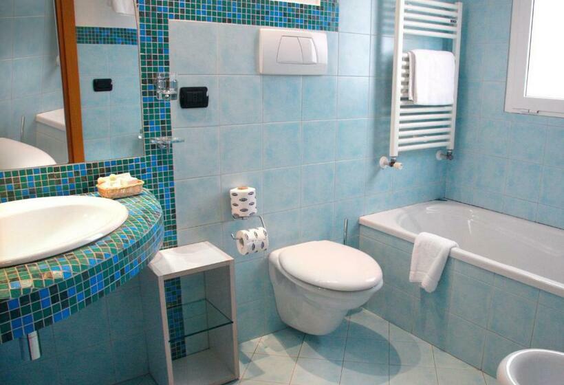 اتاق استاندارد, International