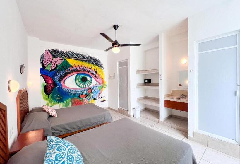 Superior Kamer met Uitzicht op het Zwembad, Ith Sayulita Amazing Surf Hostel