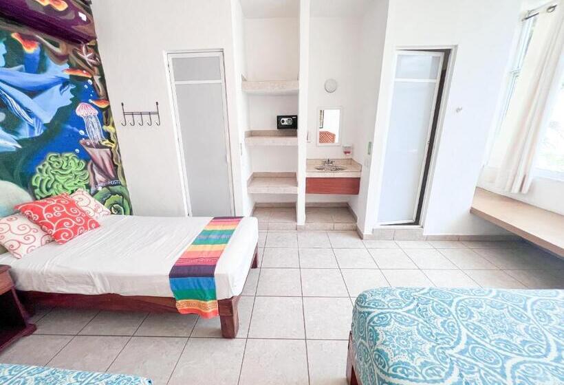 Familiekamer met Uitzicht op het Zwembad, Ith Sayulita Amazing Surf Hostel
