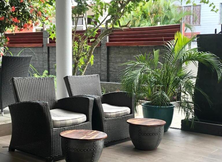 اتاق استاندارد یک تخته با بالکن, Villa Famiri Boutique