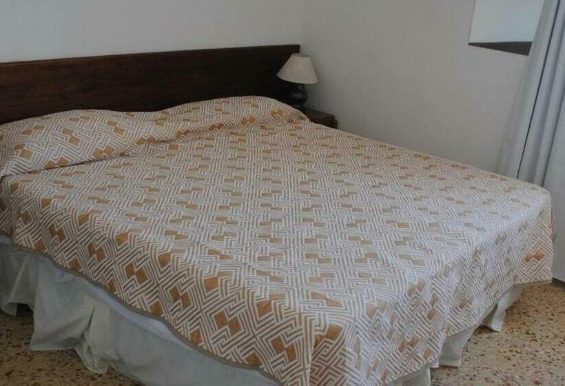 اتاق استاندارد چهار تخته, Perla Del Este