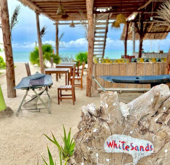 غرفة ديلوكس ذات إطلالة جانبية على البحر, Jambiani White Sands Bungalows