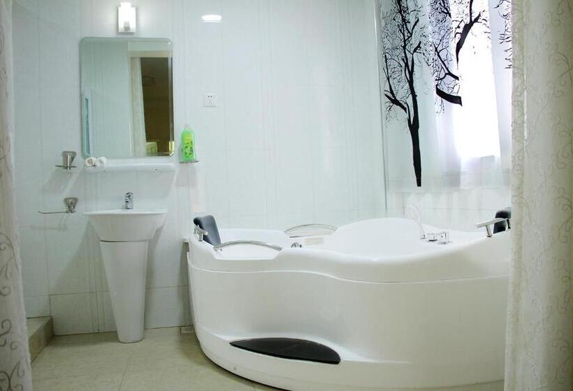 آپارتمان 2 خوابه, Shangri La Hotel Muyenga