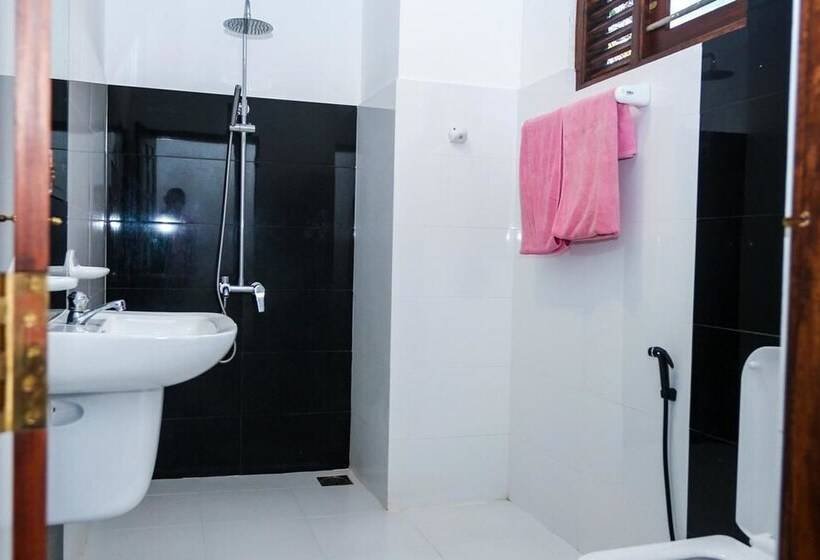 Трехместный Номер Deluxe, Mirissa Village