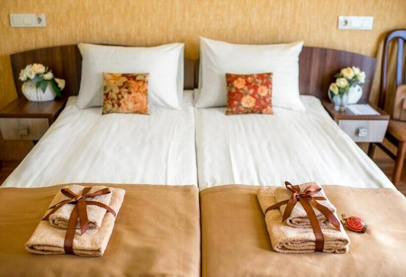 经济房, &spa Pysanka, готель писанка, 3 сауни та джакузі   індивідуальний відпочинок у спа