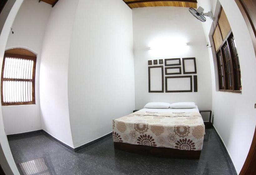 Habitació Estàndard, Hostel First