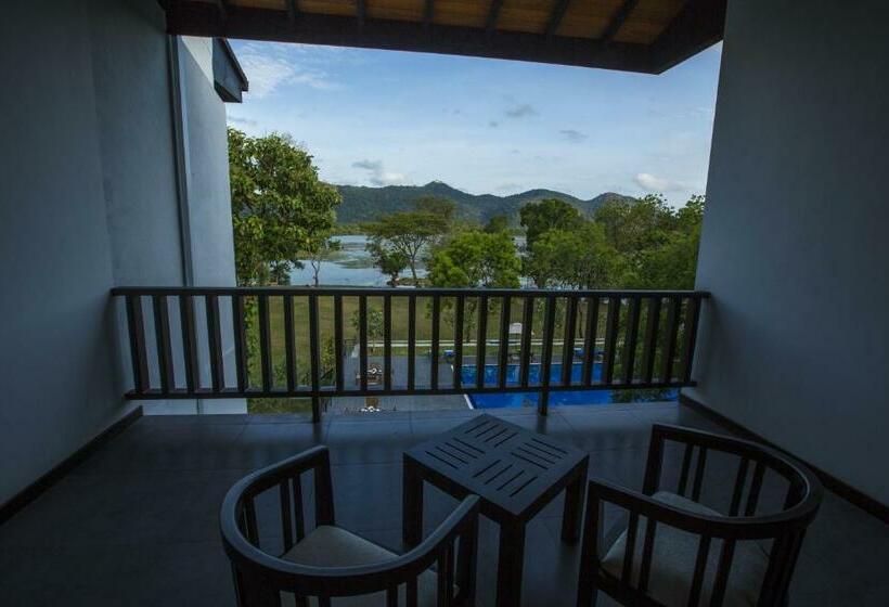 Номер Deluxe Вид на Озеро, Grand Tamarind Lake