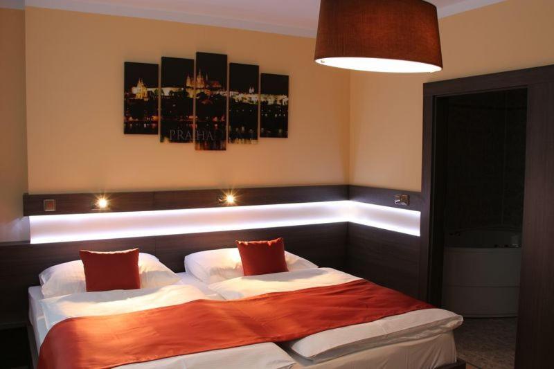 סוויטה דלוקס, Uno