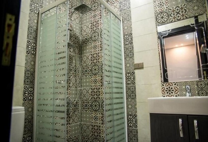 اتاق استاندارد سه نفره, Egyptian Night Hostel
