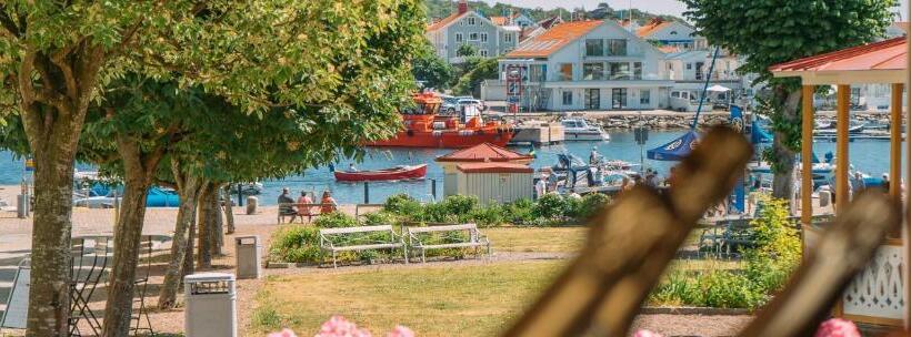 Номер Стандарт Вид на Море с Балконом, Grand Hotel Marstrand