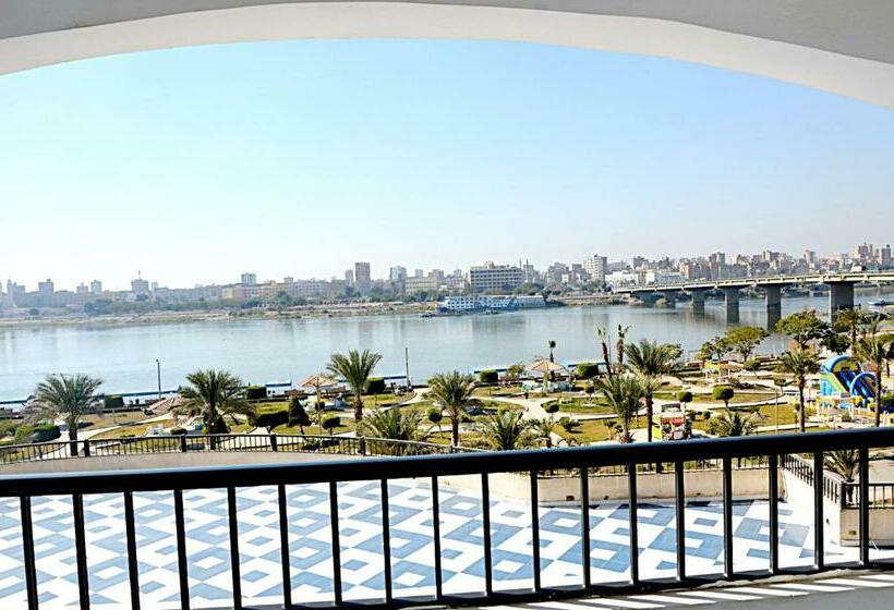 Camera Standard Individuale, Minya Compound Of The Armed Forces
