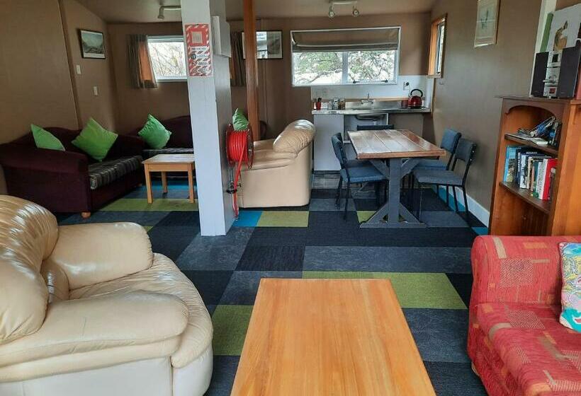 חדר אקונומי, Mountain House