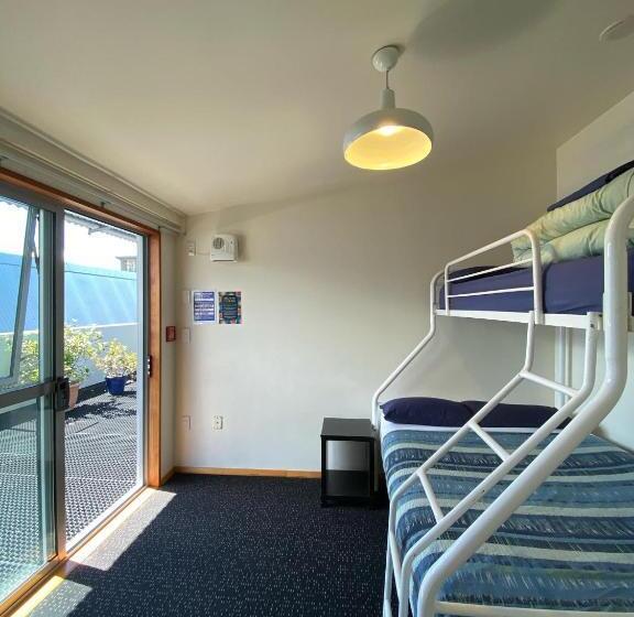 اتاق استاندارد, On Top Backpackers