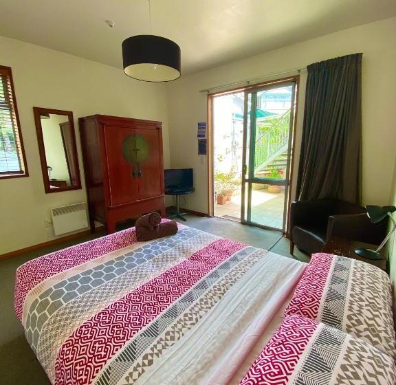 اتاق لوکس, On Top Backpackers