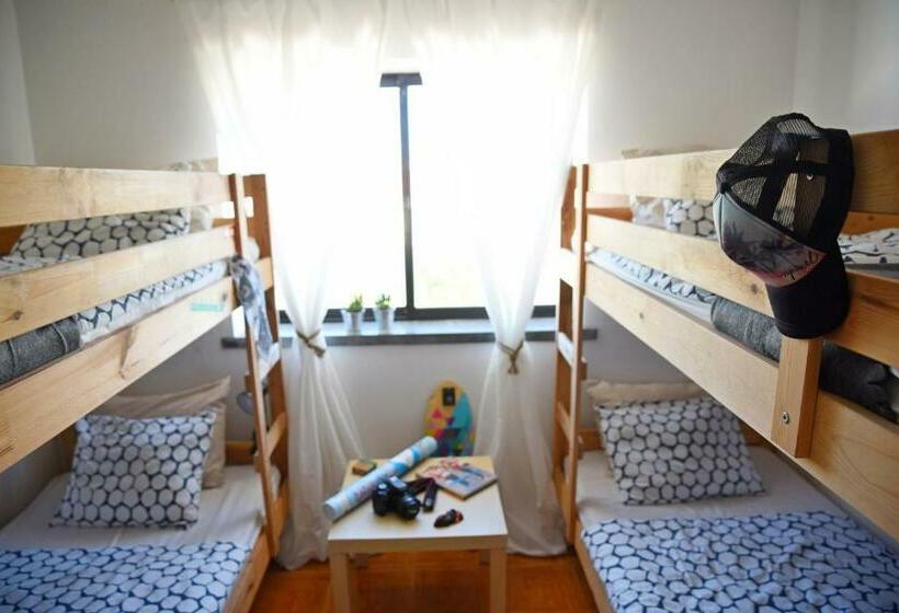 Четырехместный Номер Стандарт, Surf House Peniche
