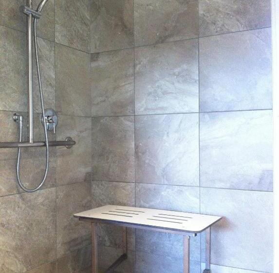 استودیوی استاندارد, Darfield Motel