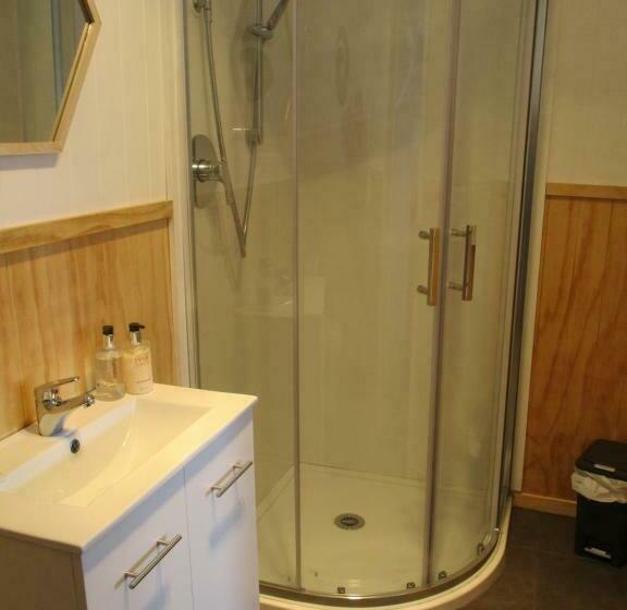 基本工作室, High Street Living Motel