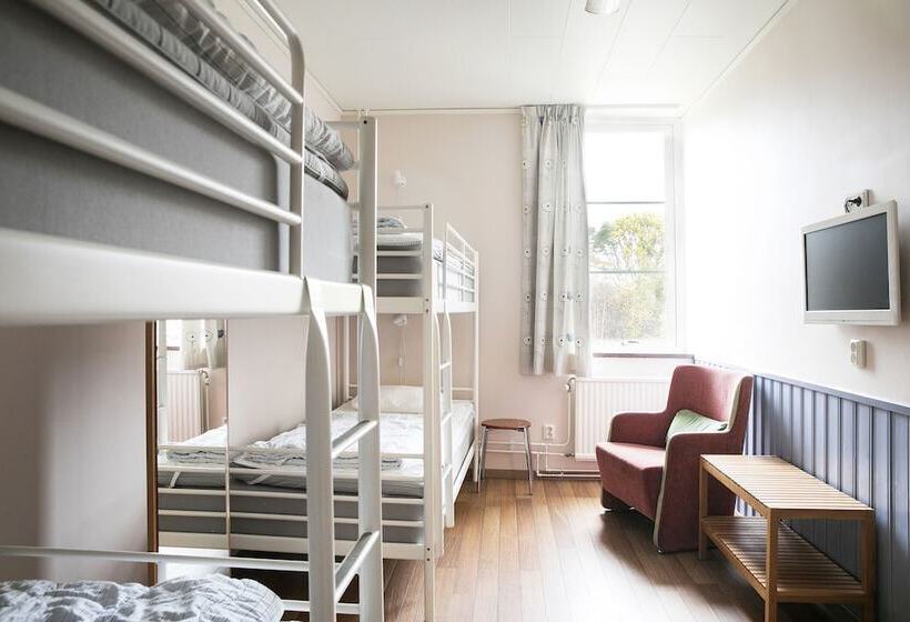 اتاق استاندارد چهارنفره با سرویس بهداشتی مشترک, Kvibergs Vandrarhem   Hostel