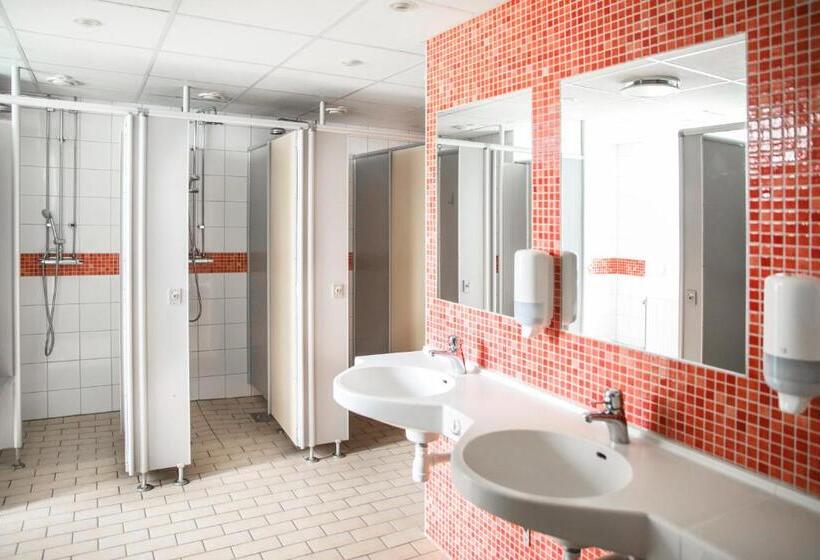 اتاق استاندارد چهارنفره با سرویس بهداشتی مشترک, Kvibergs Vandrarhem   Hostel