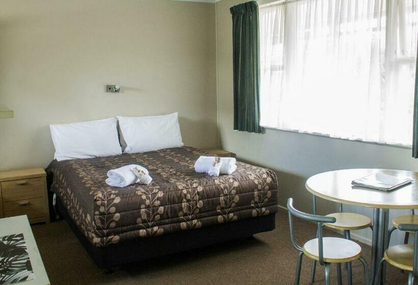 Семейное Студио, Palm Motel Waihi
