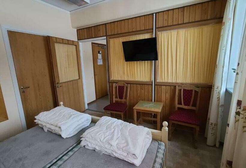 Трехместный Номер Стандарт Совместная Ванная, Vasaloppsmålet   Hostel Mora   Målkullans Vandrarhem