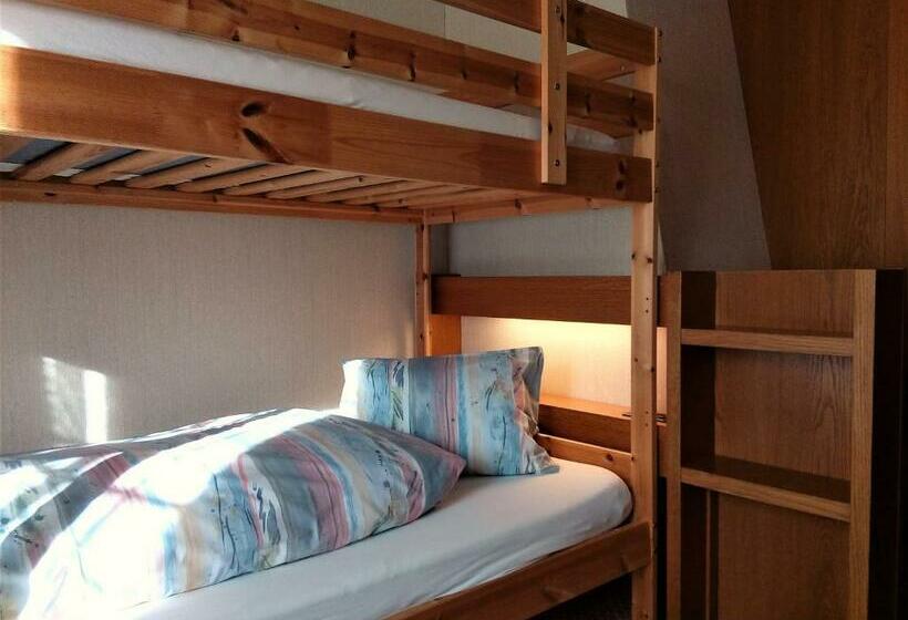 اتاق استاندارد با بالکن, Heidi Guesthouse Amden Sternen