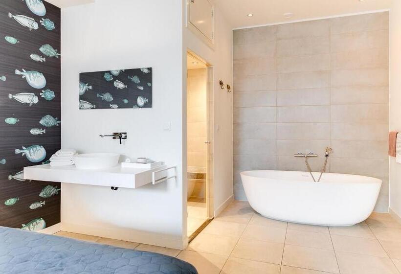 이그제큐티브 스위트, Brasss Hotel Suites