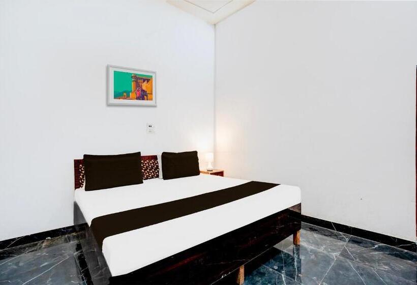 Трехместный Номер Классика, Oyo Royal Residency